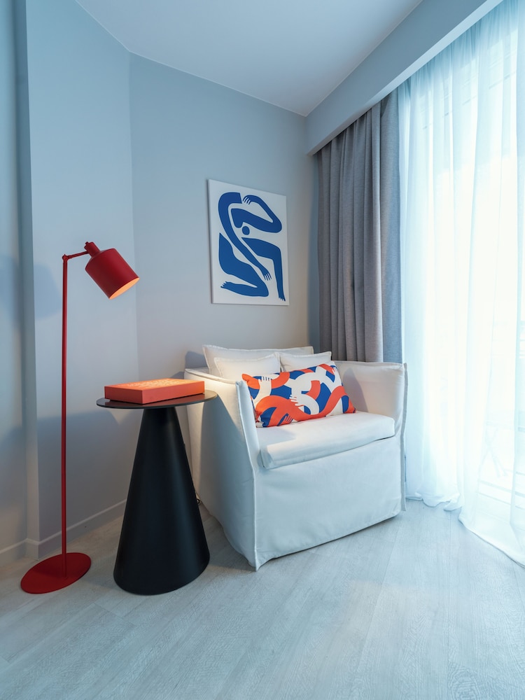 Ivory Suite - Photo 3