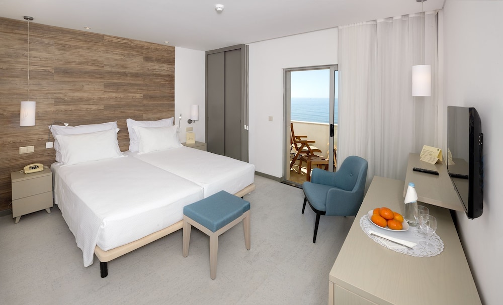 Twin Panoramic Sea View - Photo 1