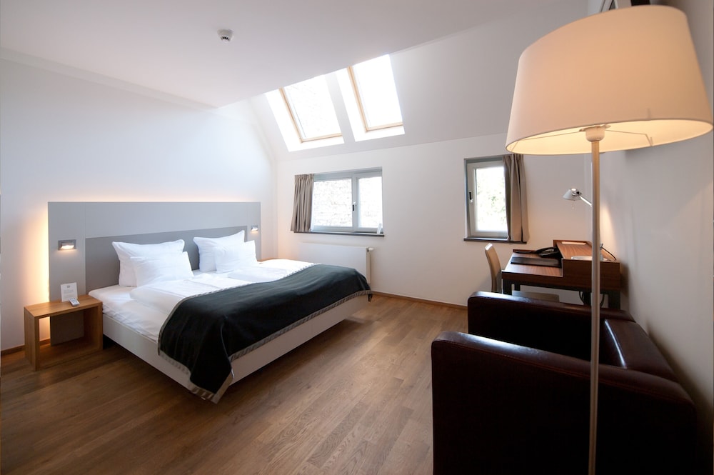 Standard Double Room - Photo 7