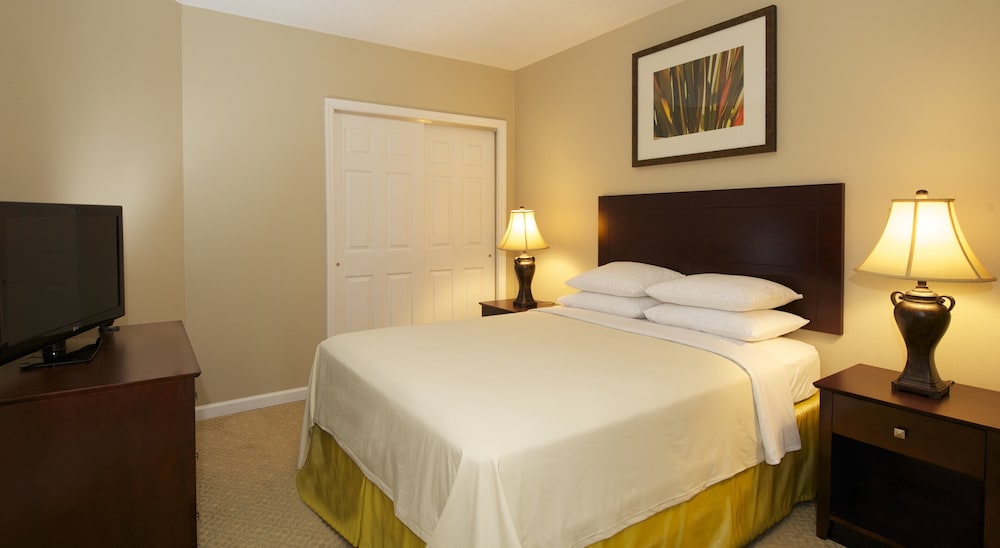 Superior Suite, 3 Bedrooms, Pool View (3 Bathrooms)