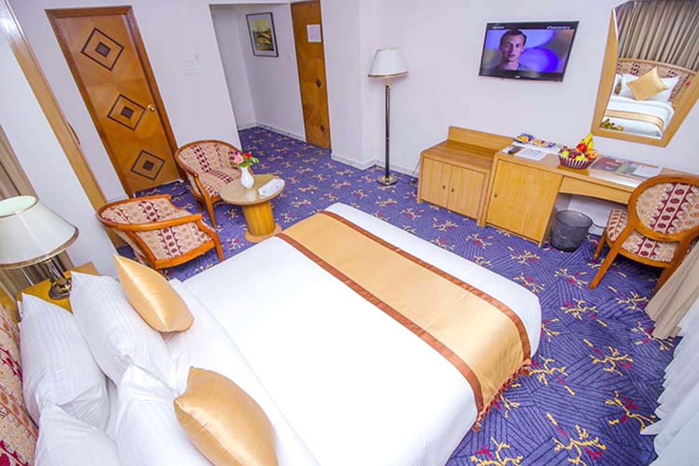 Deluxe Single Room, 1 King Bed, Non Smoking photo 3