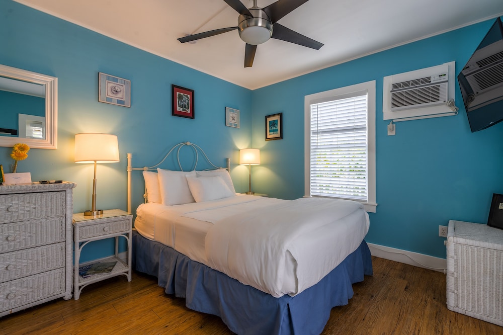 Luxury Room w/private terrace, 1 Queen bed - Adult Exclusive