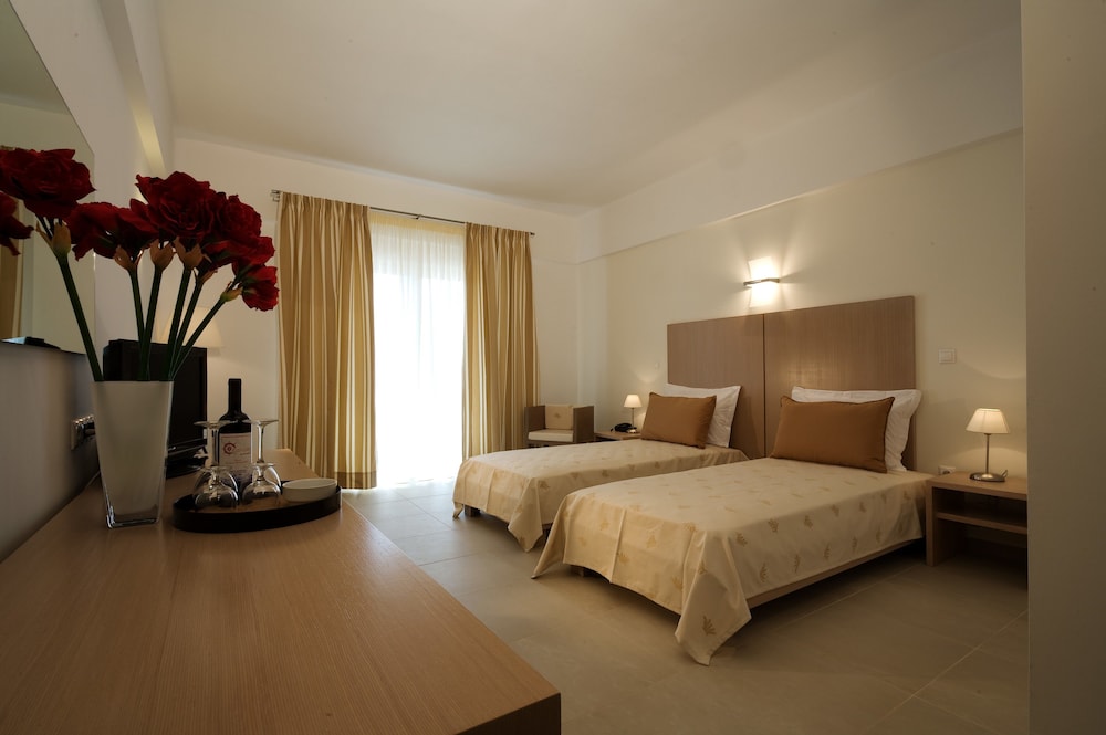 Triple Room, Sea View - Photo 10