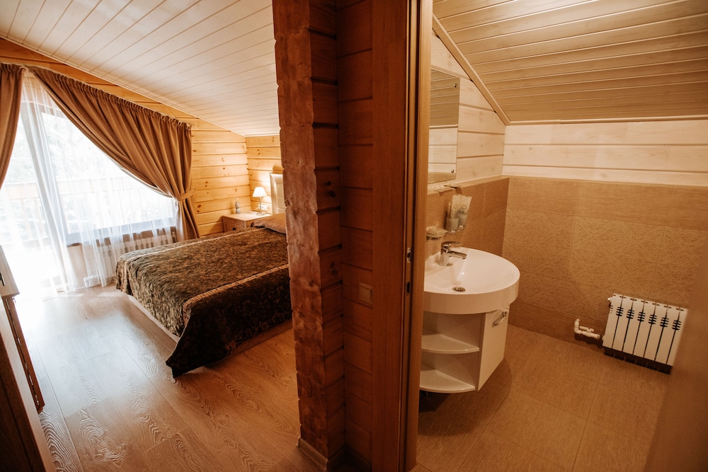 House, 5 Bedrooms, Kitchen photo 2