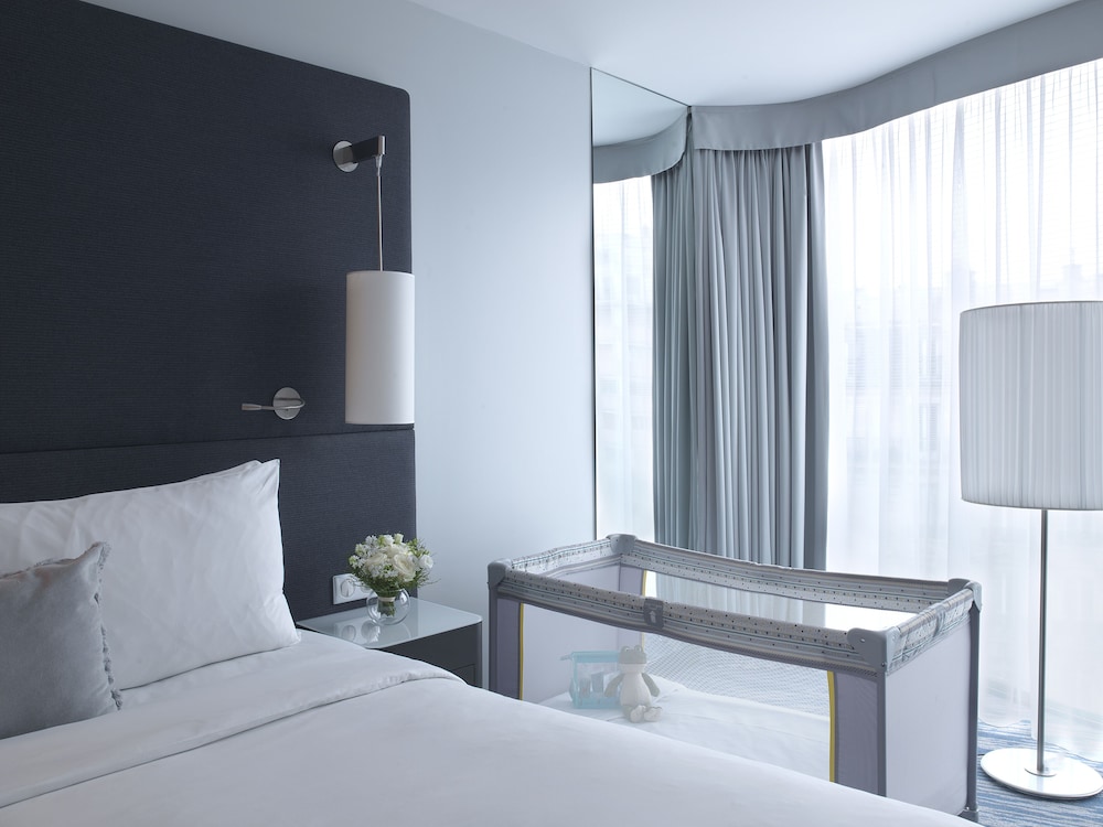 Room, 1 King Bed, City View