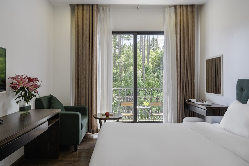 Deluxe Double Room, Balcony - Photo 8