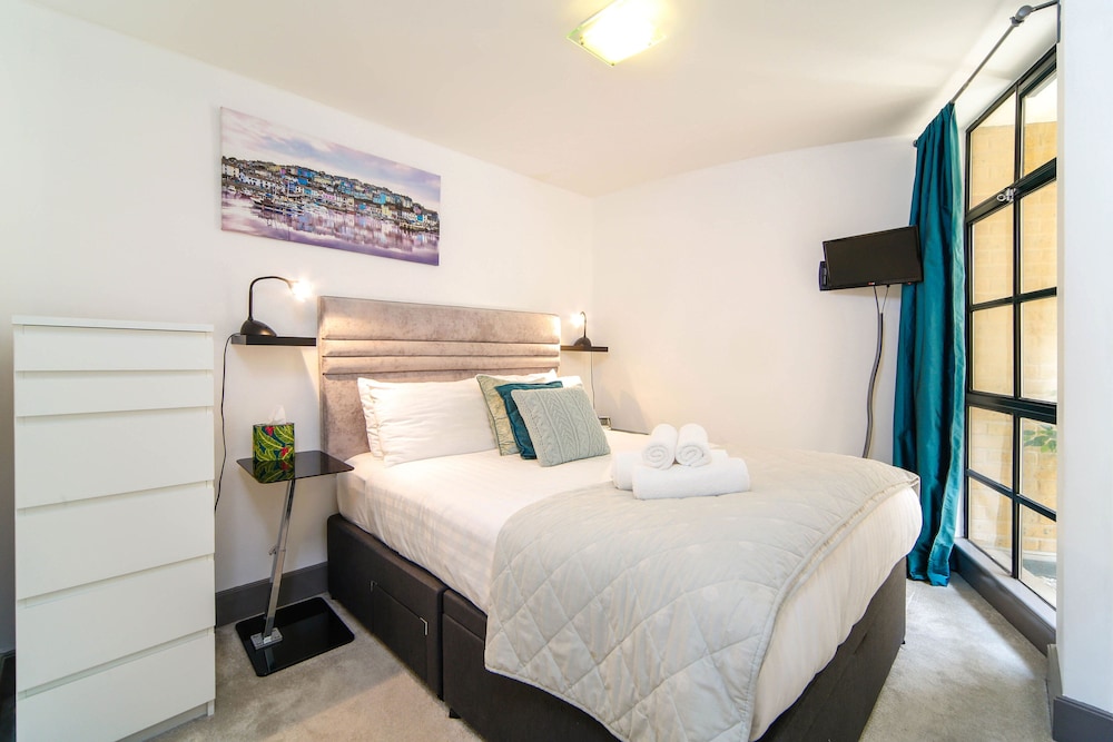Room (1 Bedroom)