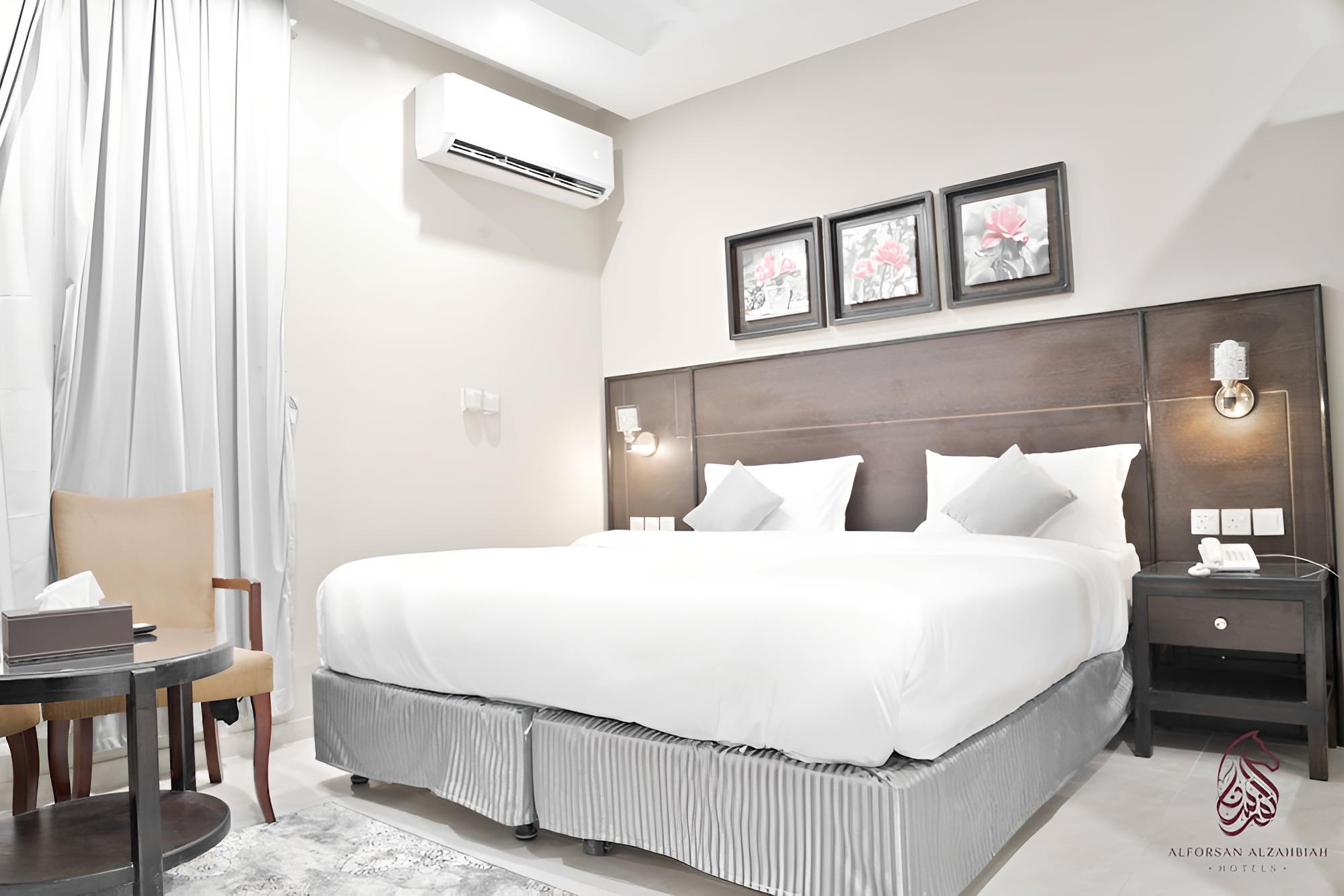Luxury Room, 1 King Bed photo 2