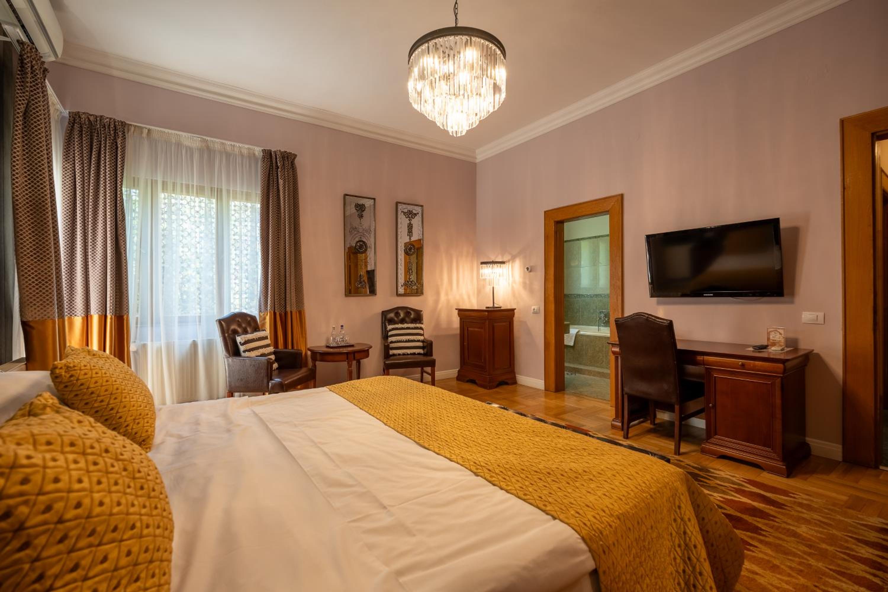 Superior Double Room upper floors no elevator photo 1