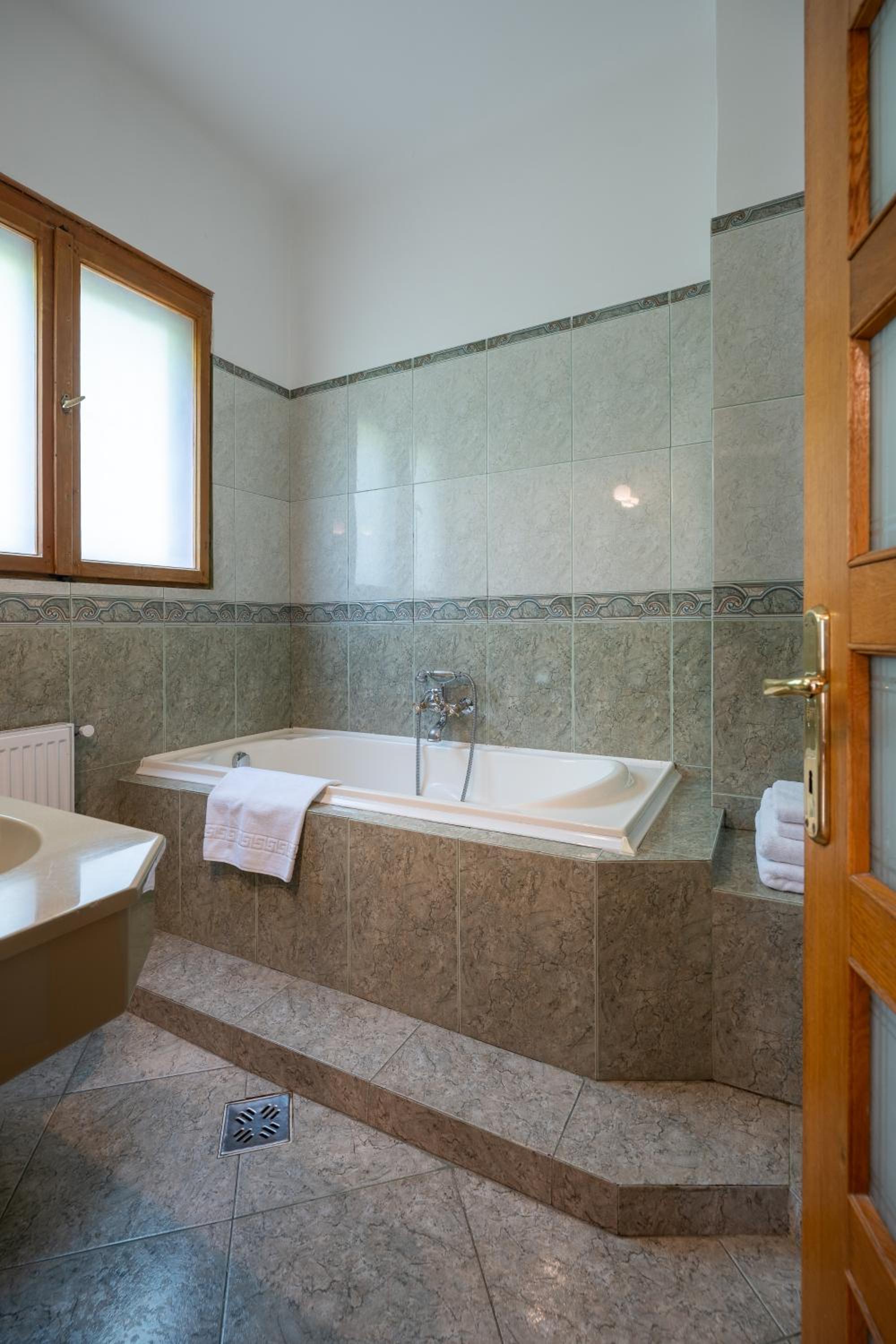 Superior Double Room upper floors no elevator photo 2