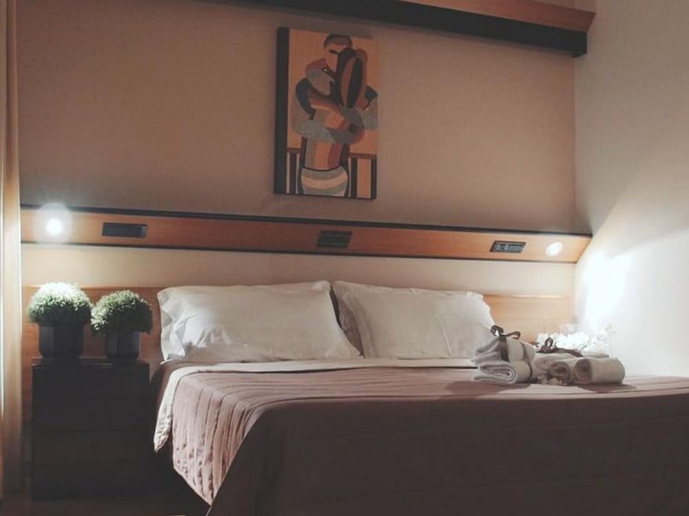 Classic Double Room Single Use photo 2