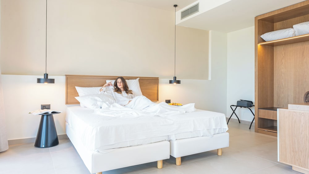 Premium One bedroom Suite with sea view - Photo 22