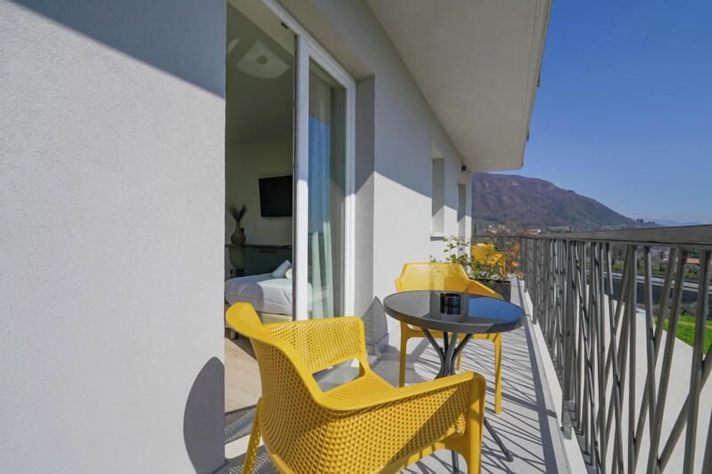 Superior Triple Room, Lake View