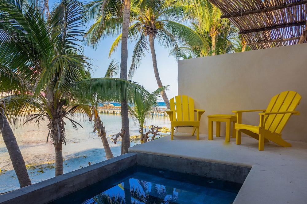 Plunge Pool Suite photo 2