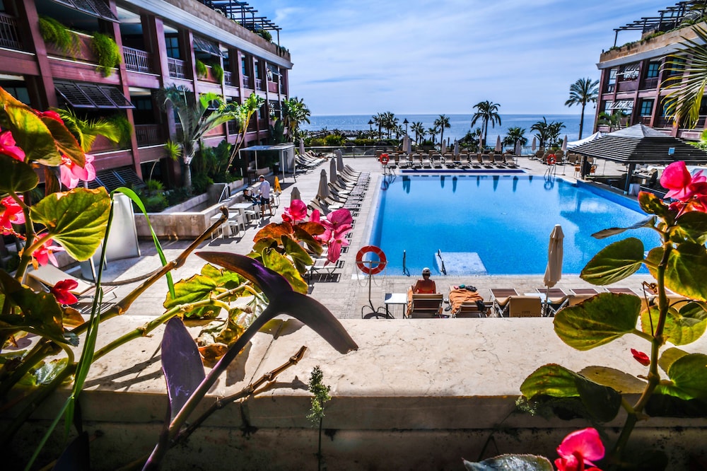 Superior Family Room, Pool or Sea View, Terrace