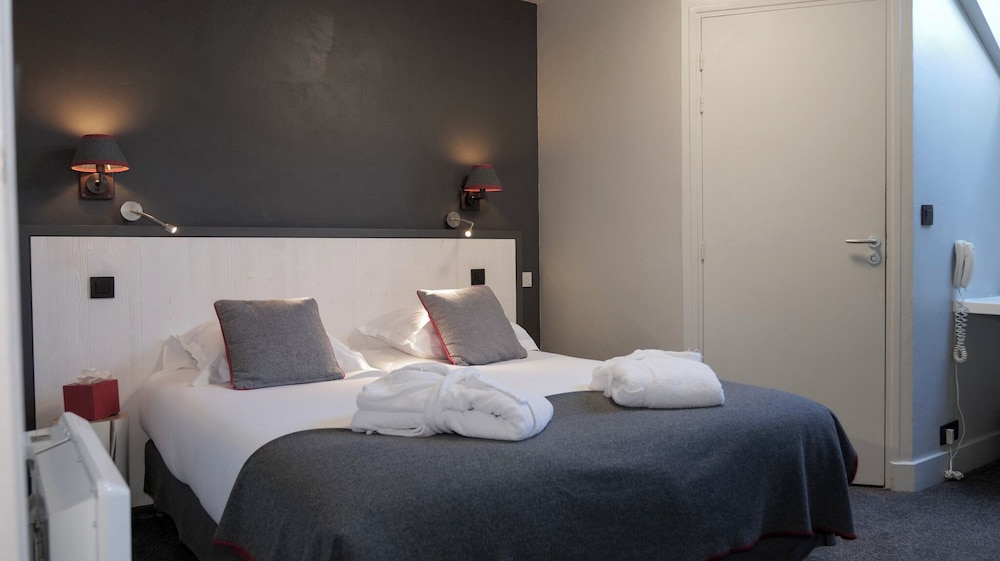 Classic Double or Twin Room Classic Double or Twin Room
