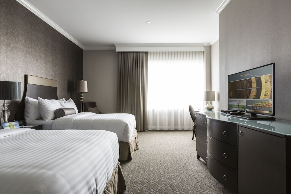 Deluxe Room, 2 Queen Beds, Accessible photo 1