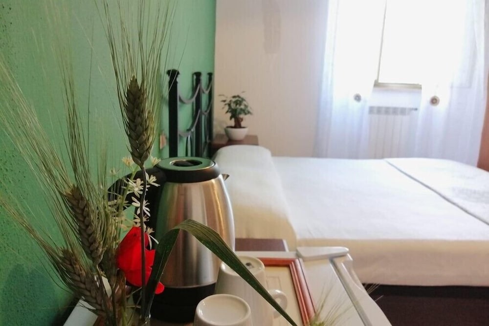 Traditional Room, 1 Queen Bed photo 1