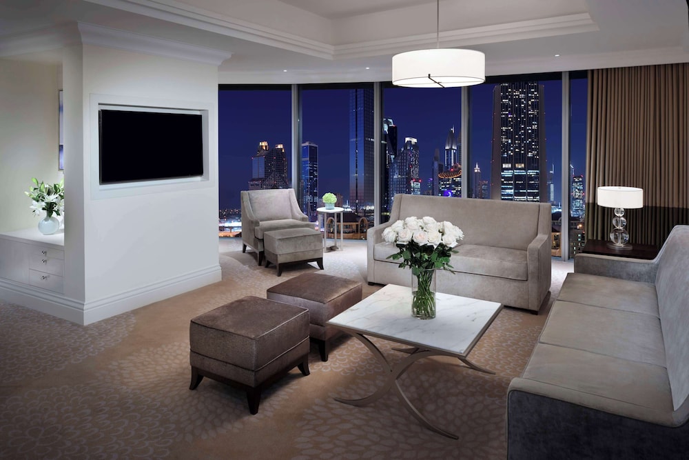 Executive Suite, 1 King Bed, City View (Executive Suite)