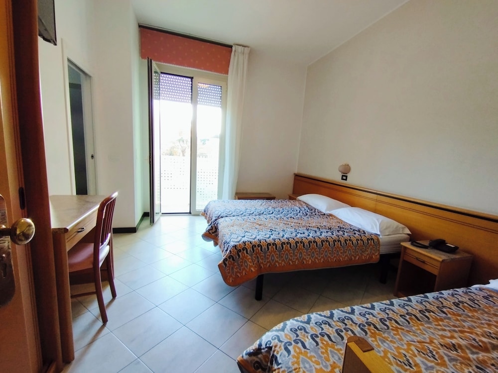 Economy Triple Room, Balcony photo 2
