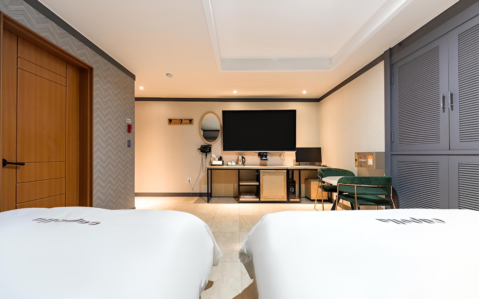 Room (Twin - 23 hours (1pc Netflix & Wave w) - Photo 1