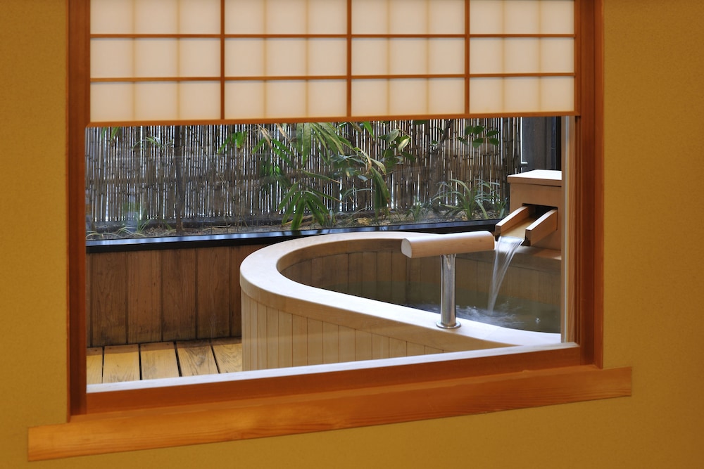 Luxury Japanese Suite "KOCHO" with Semi Open Air Bath photo 2