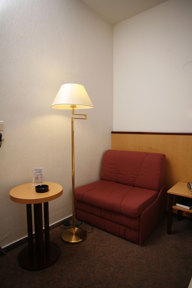 Double Room, Non Smoking (Sunny Side) - Photo 3