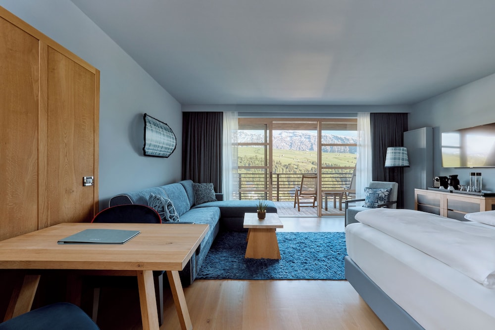Deluxe Suite photo 3