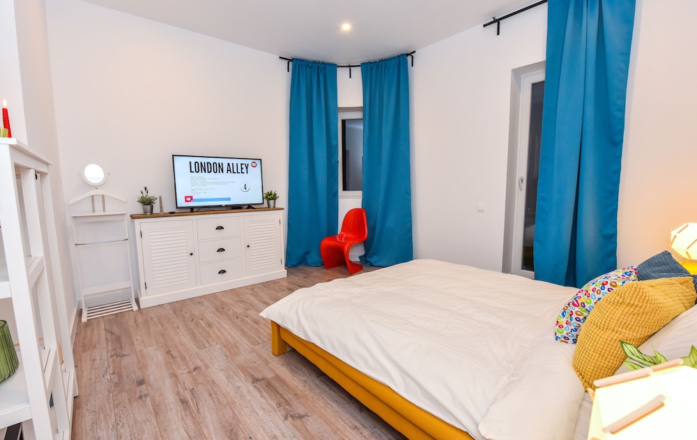 Design Apartment, 2 Bedrooms, River View photo 2
