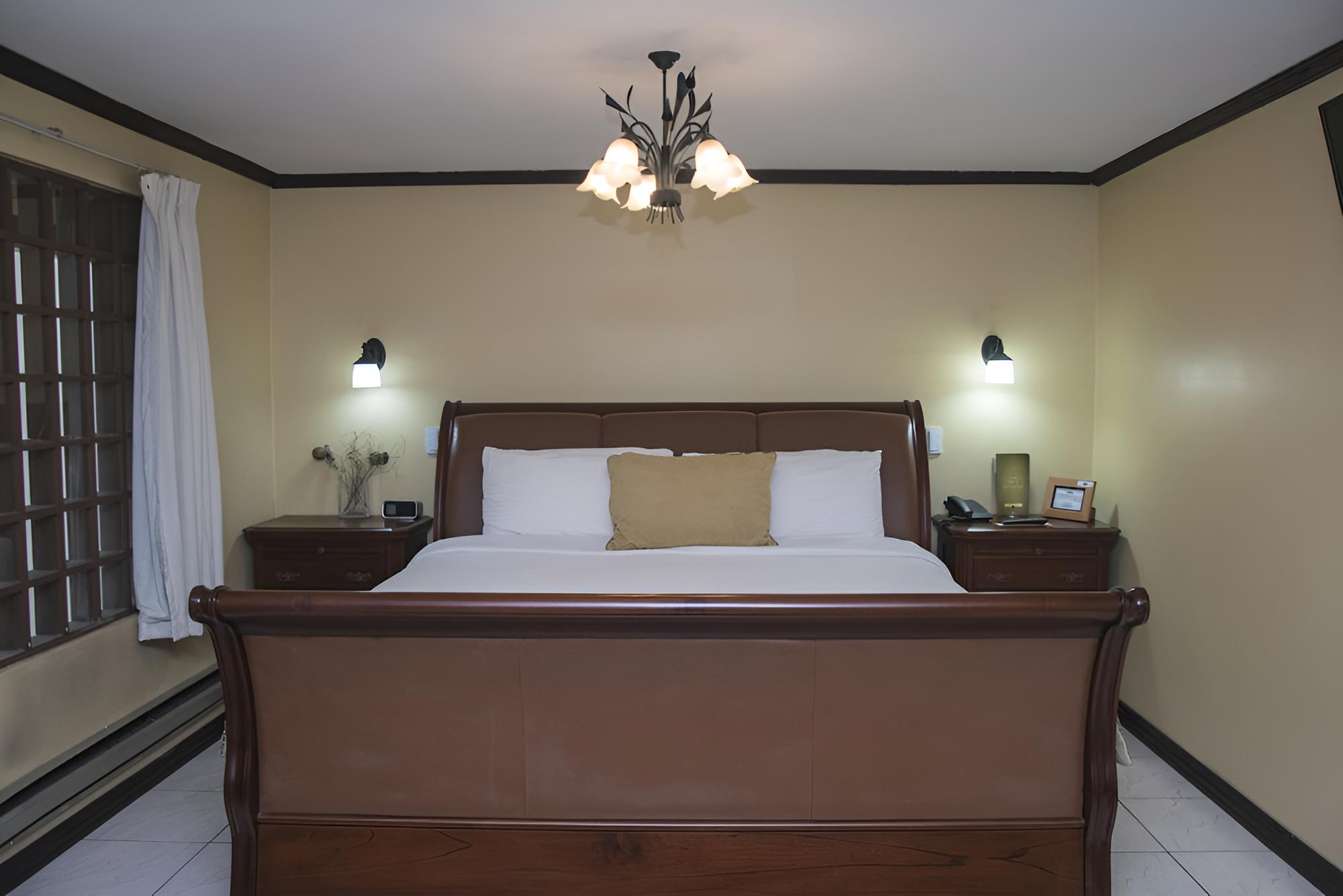 Honeymoon Suite photo 2