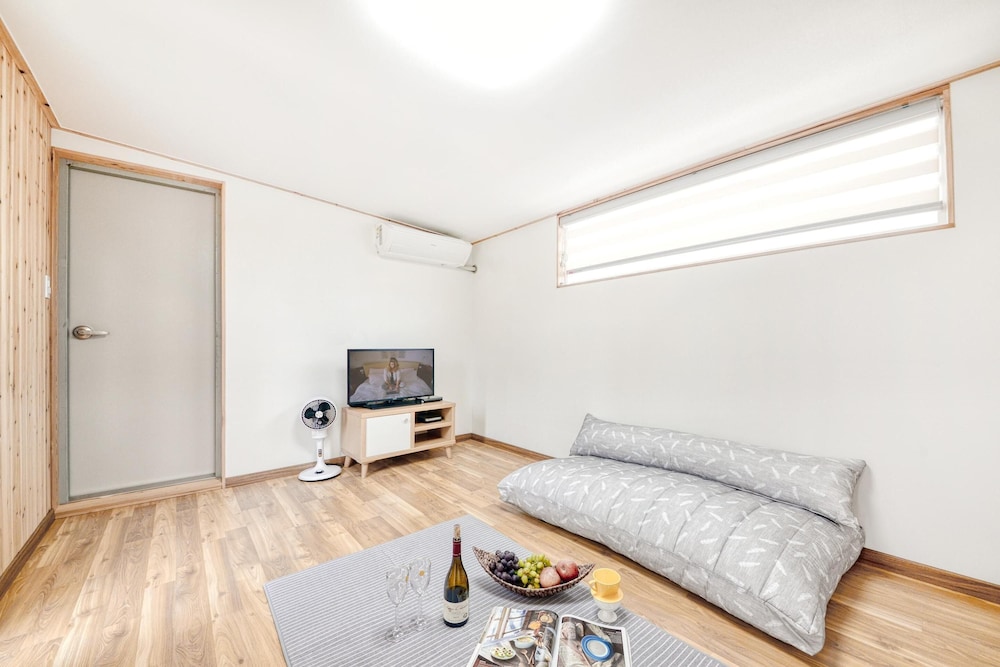 Basic Room, 1 Bedroom (Dokchaepension1) photo 3