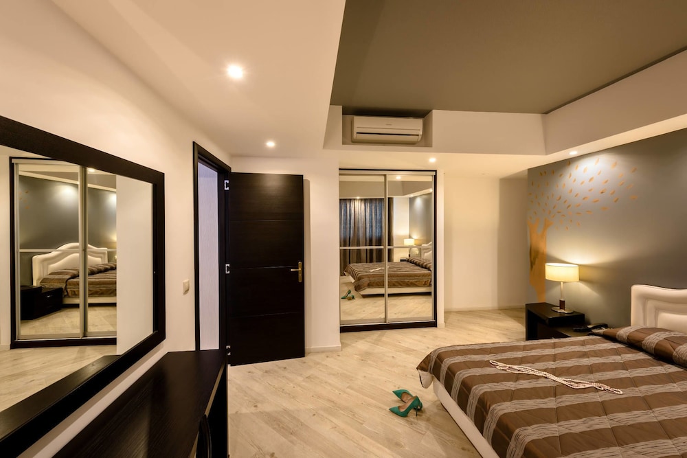 Suite (Thalassa)