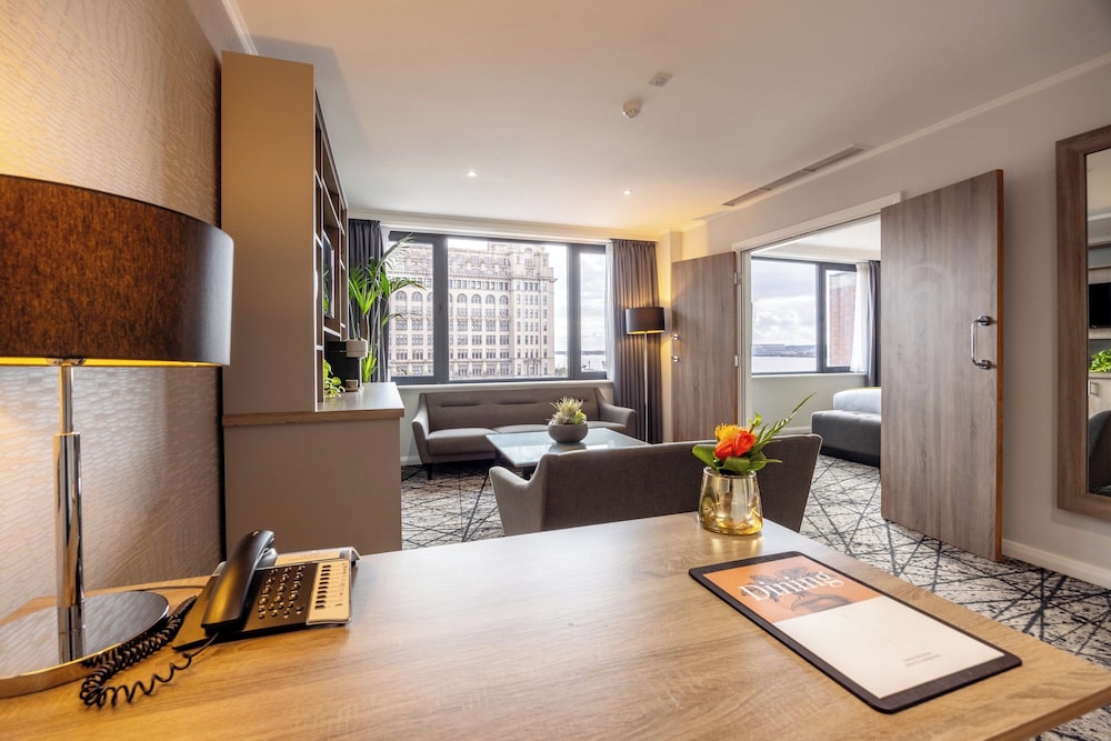 Suite, 1 Bedroom (Liver Building View) - Photo 4