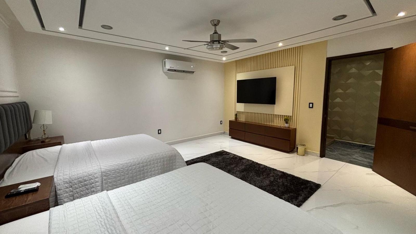Deluxe Family Suite
