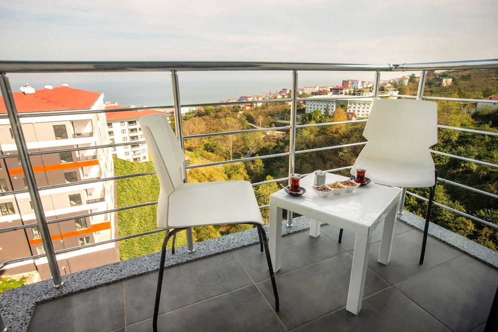 Standard Room, 1 Queen Bed, Balcony, Sea View