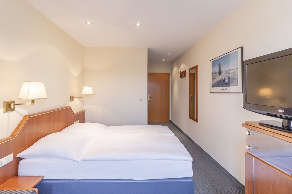 Economy Double Room - Photo 4