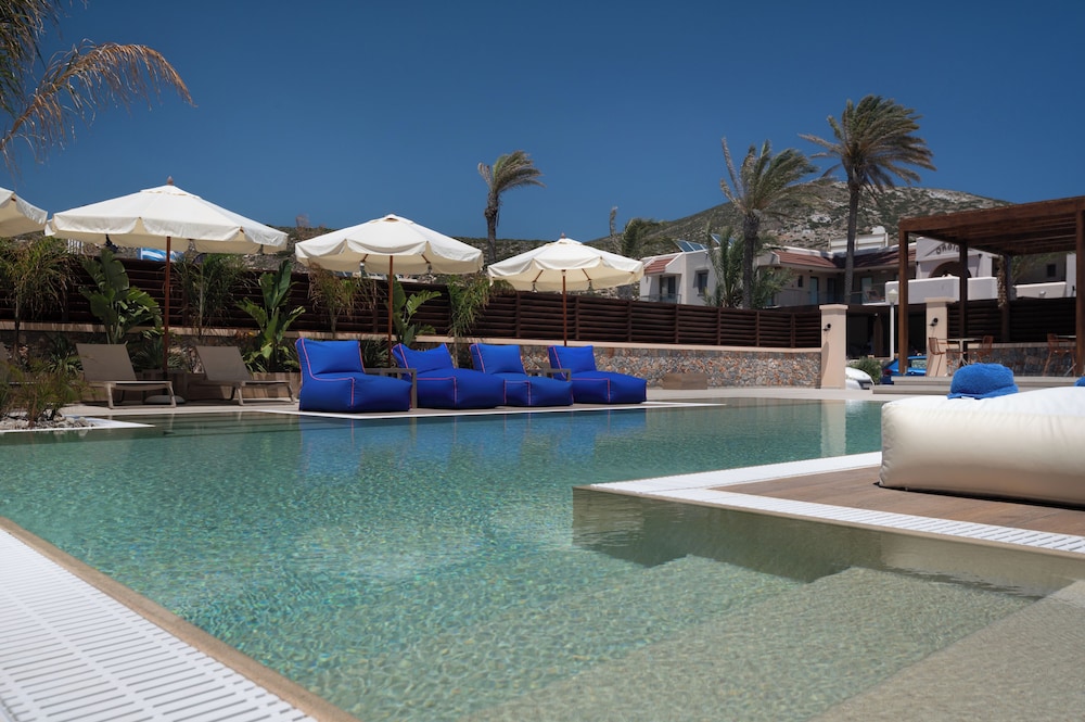 Deluxe Double or Twin Room, Poolside - Photo 2