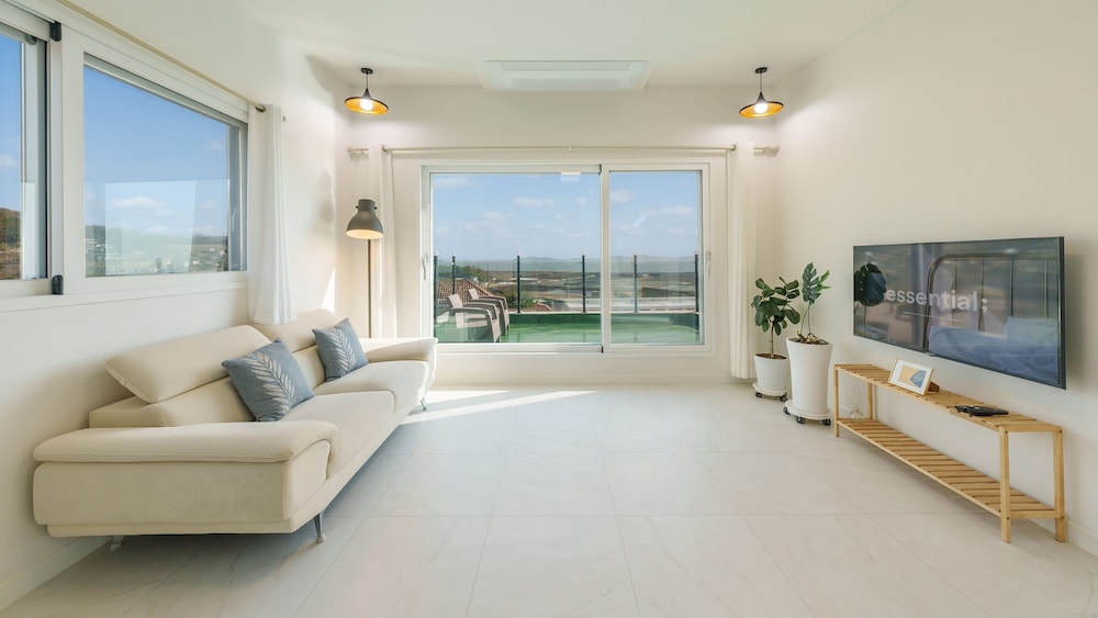 Basic Room, 4 Bedrooms (Mani Stay(Sunset /Ocean View /Pool))
