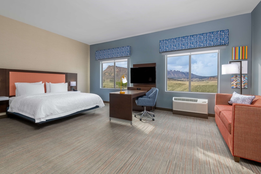 Room, 1 King Bed, Accessible (Mobility & Hearing, Roll-in Shower)