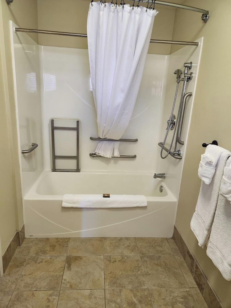 ADA Room , 1 Queen Bed, Non Smoking (Patio) photo 2