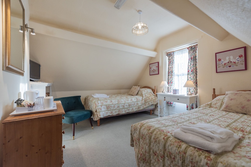 Twin Room, Shared Bathroom (Room 4) photo 1
