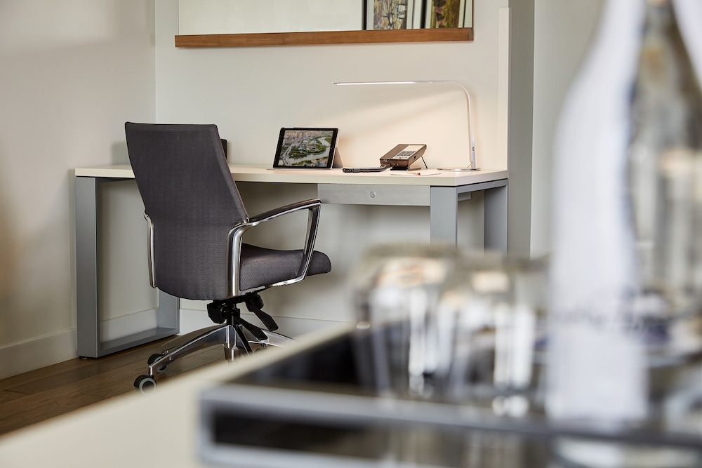 Signature Suite (Luxury) - Photo 2