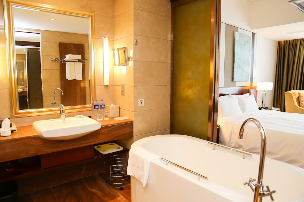 Deluxe King Room(Smoking or non-smoking) - Photo 6