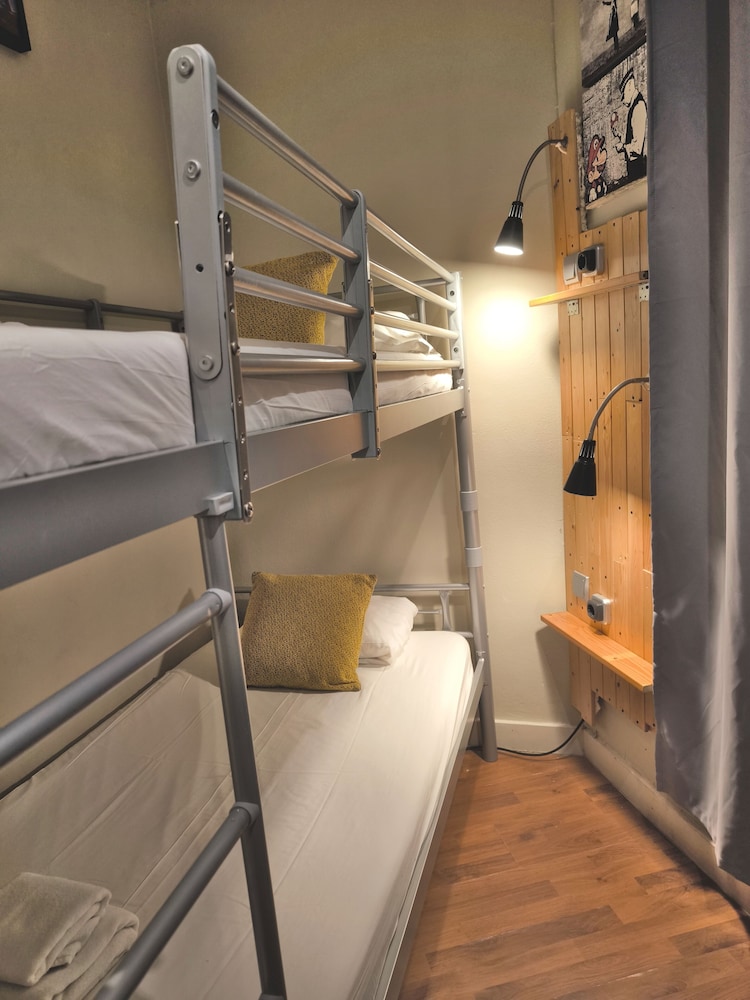 Economy Double Room, Shared Bathroom (Bunk Bed) photo 3