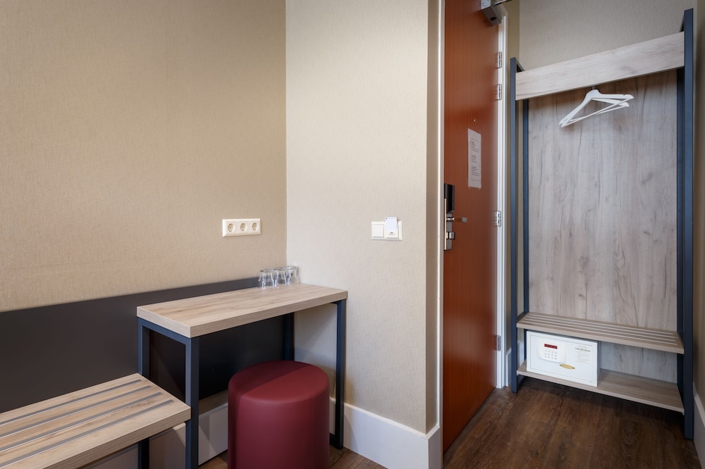 Standard Room, 2 Twin Beds photo 2
