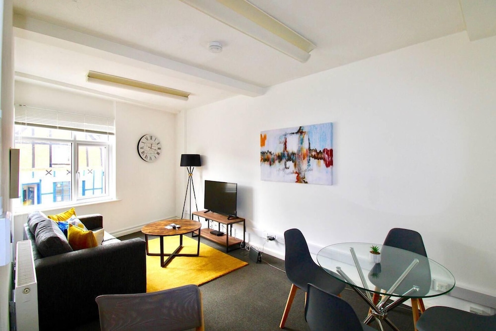Apartment, Multiple Beds