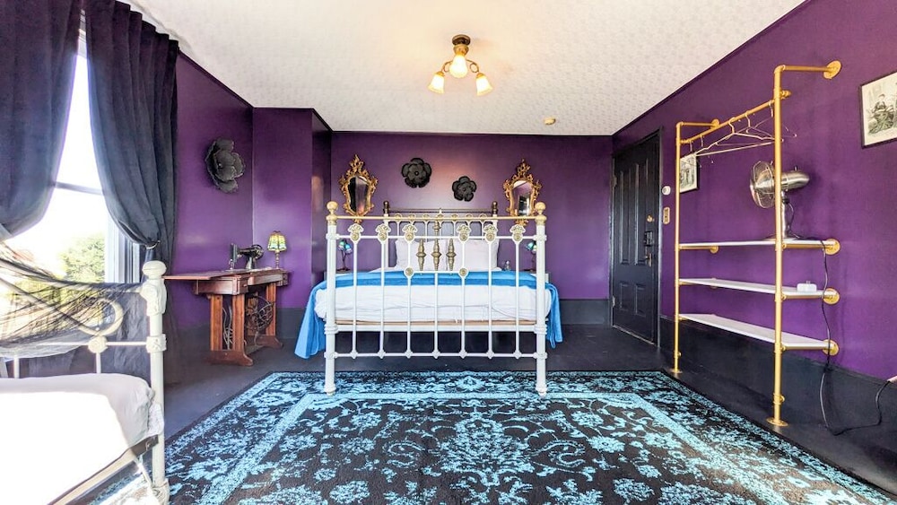 Room, Multiple Beds, Bathtub, Garden View (Not Pet Friendly) photo 2