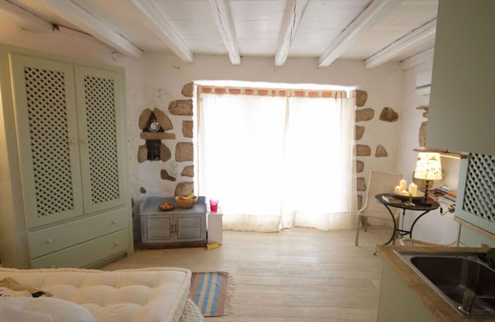 Studio, Hot Tub (Shared) photo 1
