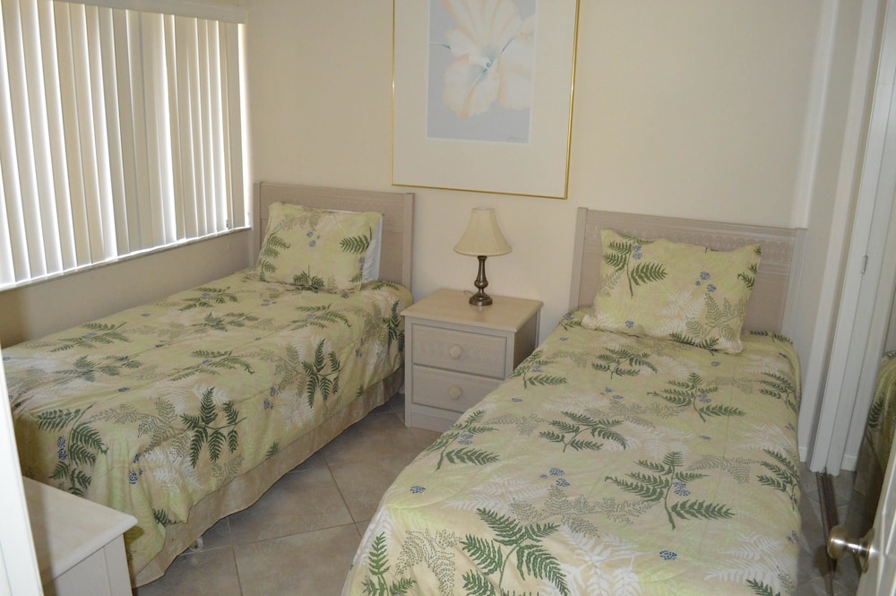 Comfort Condo, 2 Bedrooms, Pool View