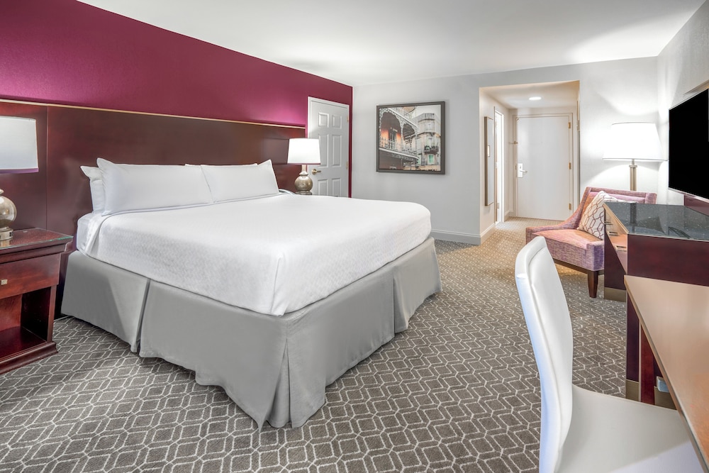 Room, 1 King Bed, Roll-in Shower (Mobility Accessible) - Photo 1